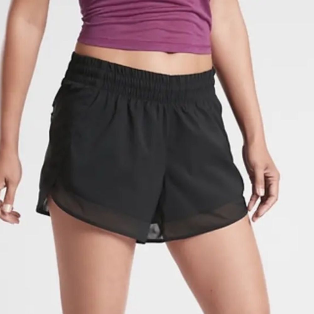 Athleta mesh racer run short black 4”